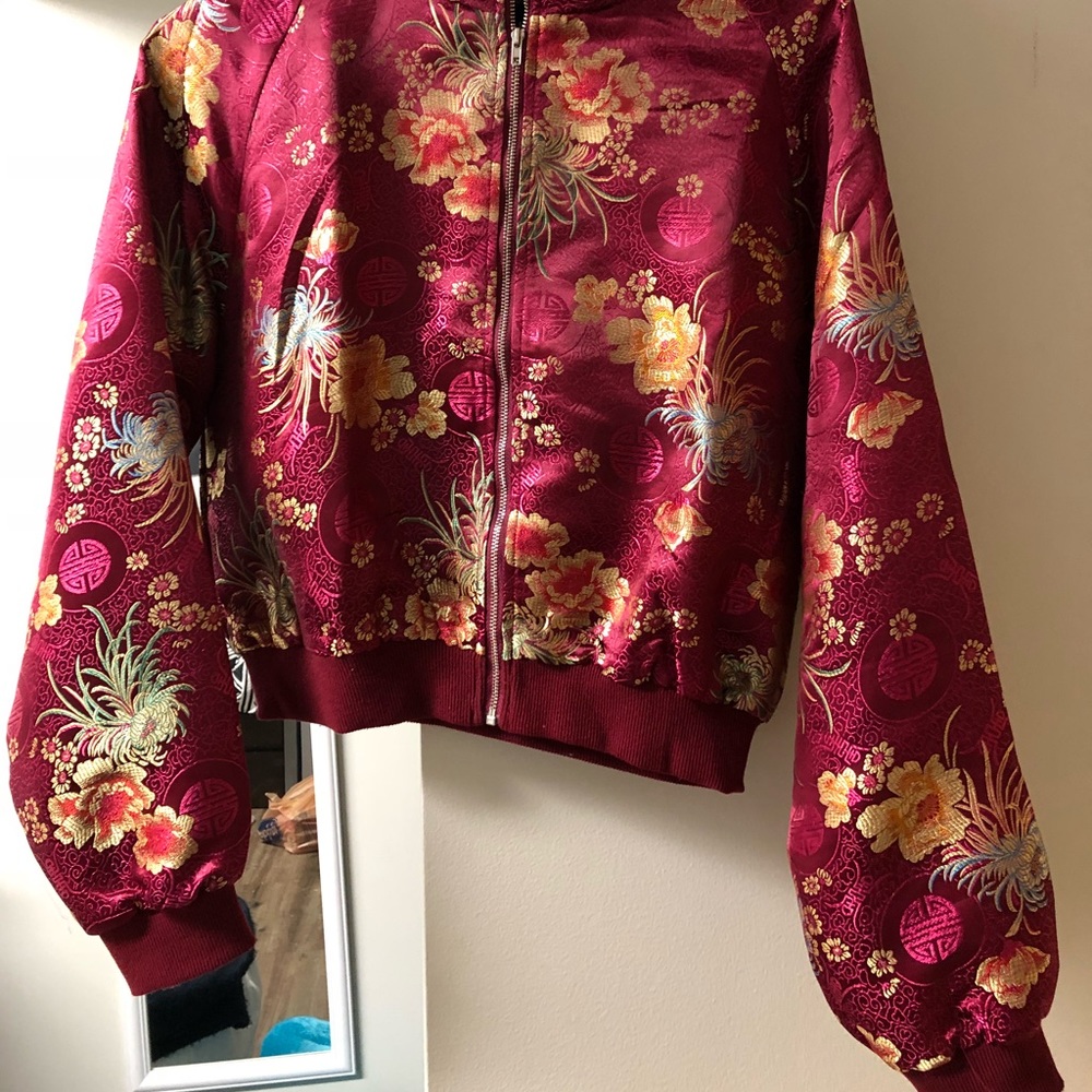 CROPPED BOMBER JACKET BY PRETTY LITTLE THING